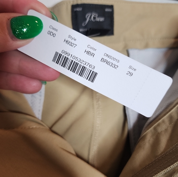 NWT J. Crew 9" Tech Shorts. Khaki. Men's size 29. - Picture 4 of 16
